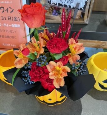 花でハロウィンを楽しもう｜「花ばたけのざわ　野沢生花店」　（愛知県岡崎市の花キューピット加盟店 花屋）のブログ